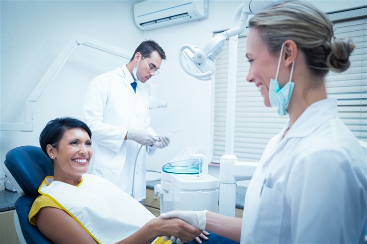 Choosing-a-Dentist-Blog-PWD-750-x-500